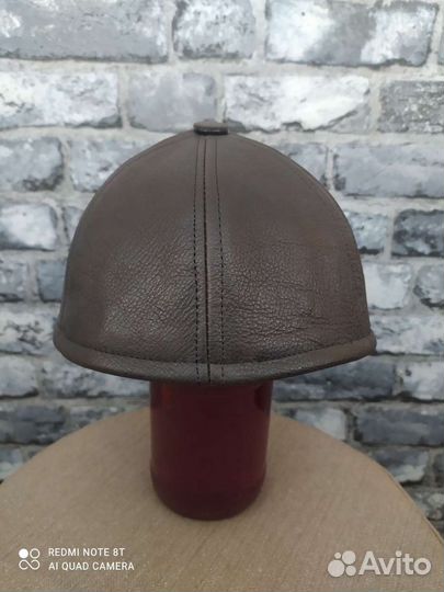 Мужская кожаная кепка