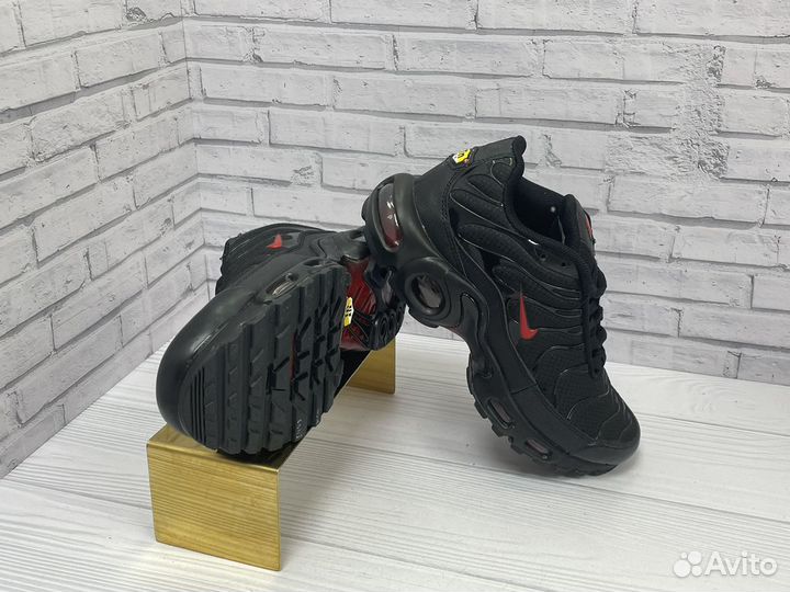 Кроссовки nike air max tn plus