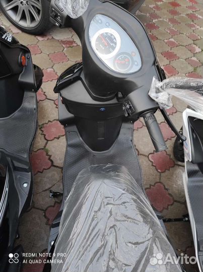 Скутер badeou 50/125