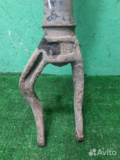 Стойка амортизатора передняя левая Honda CR-V 1