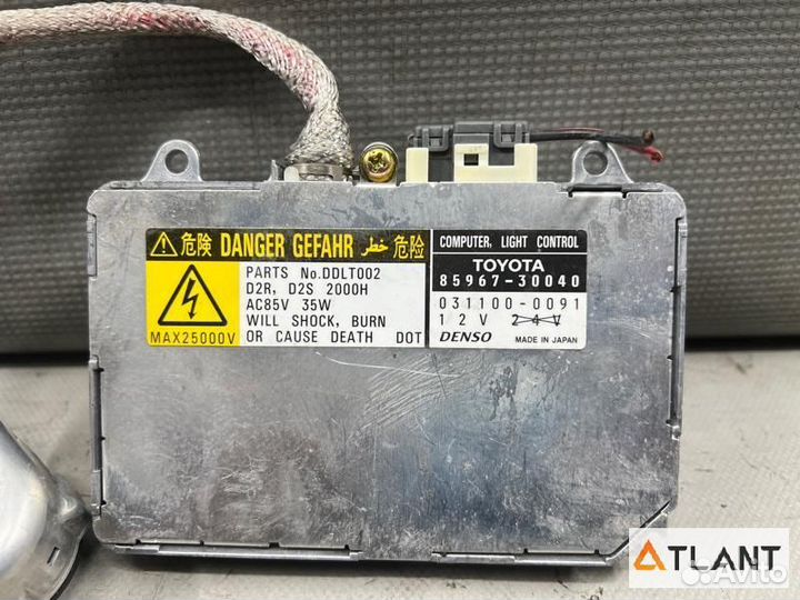 Блок ксенона toyota IST