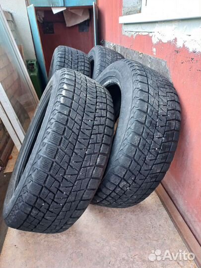 Bridgestone Blizzak DM-V1 225/55 R17 97R