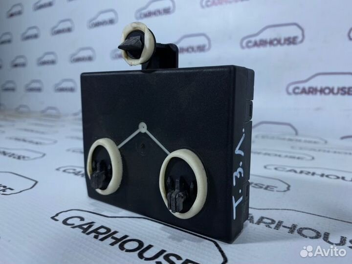 Блок управления дверьми задний левый Volkswagen