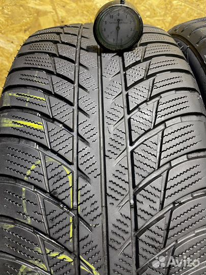 Bridgestone Blizzak LM-001 225/50 R17
