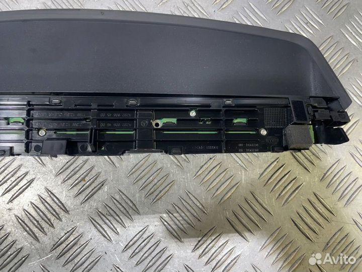 Б/У Фонарь задний стоп сигнал Mercedes Benz#001