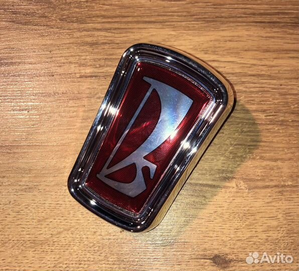 Коллекционная эмблема Ваз 2103