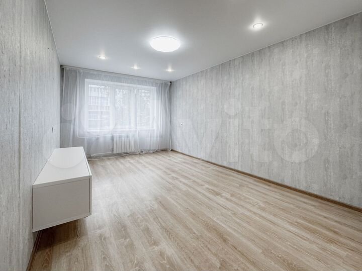 2-к. квартира, 54 м², 1/5 эт.