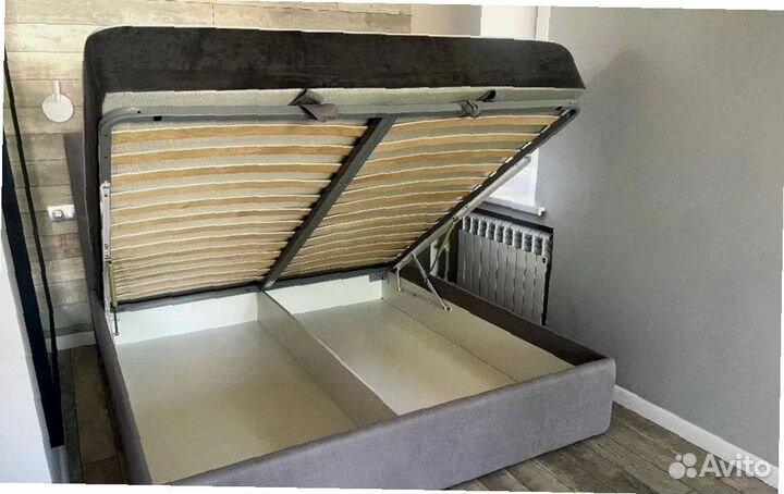 Кровать двуспальная дизайнерская мягкая на заказ