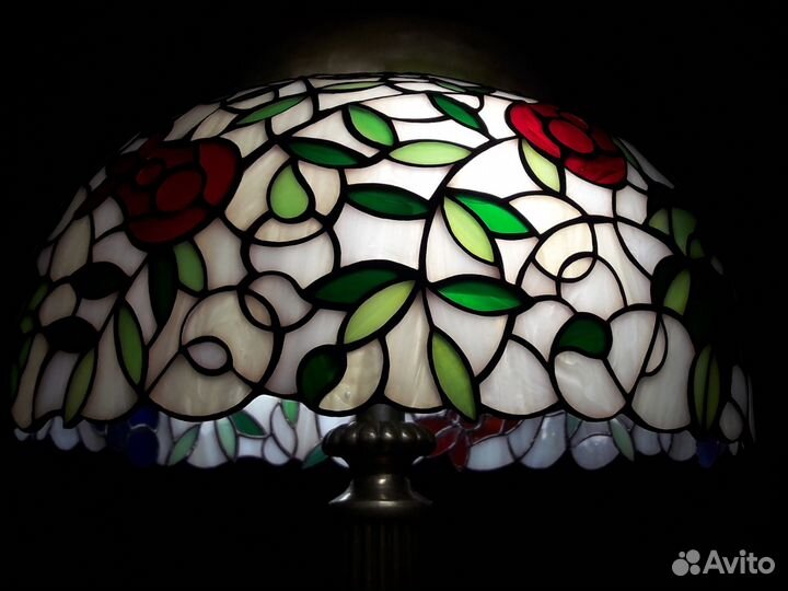 Светильники, плафоны из цветного стекла