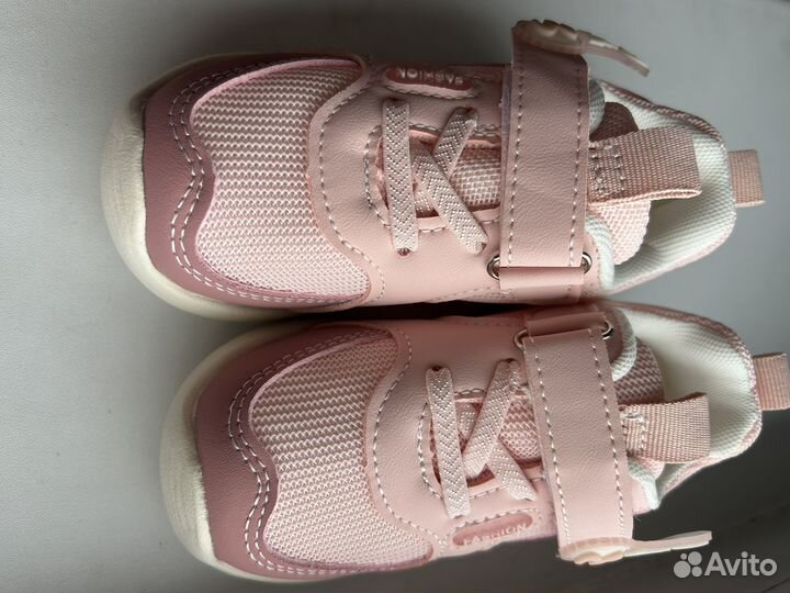 Кроссовки для девочки 23