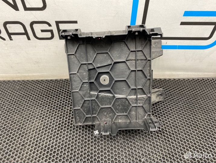 Кронштейн задний левый Audi A6 C7 chva 2.8 2013