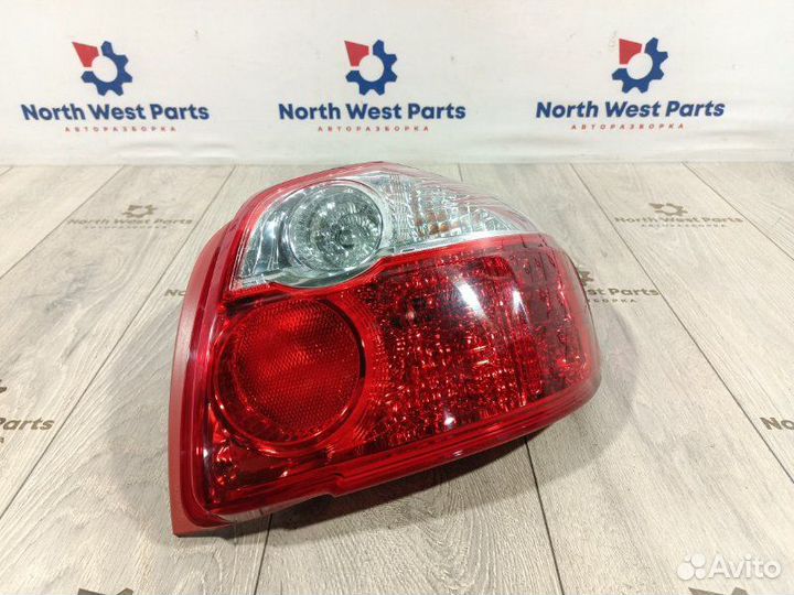 Фонарь наружный задний правый Toyota Auris (E150)