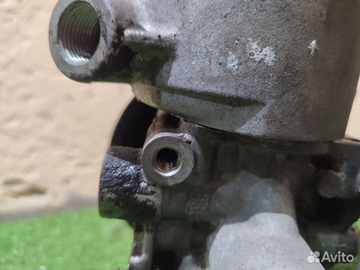 Насос гур Mercedes-Benz w124 m111 2.2