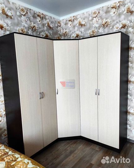 Шкаф распашной В наличии