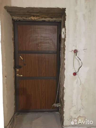 Дверь входная металлическая (бронированная)