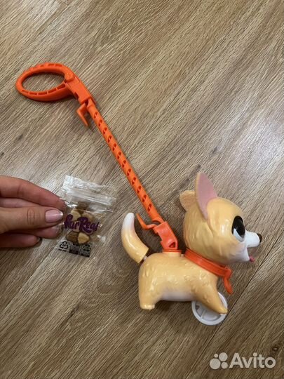 Игрушка собачка на поводке