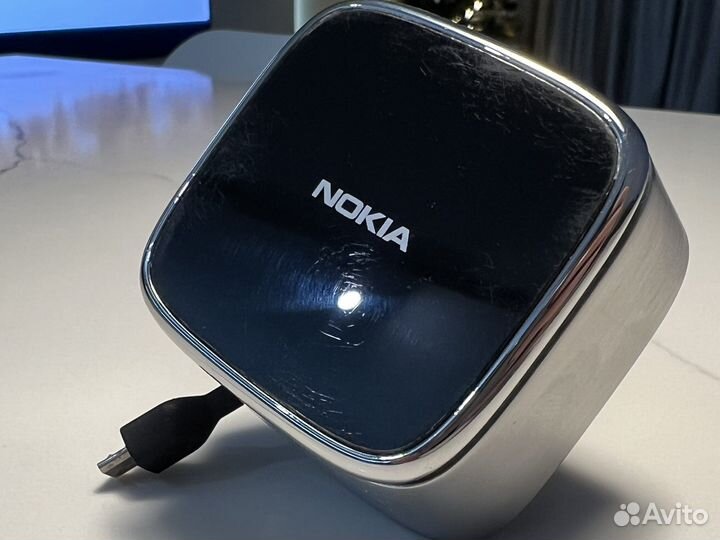 Автомобильное зарядное устройство Nokia DC-10