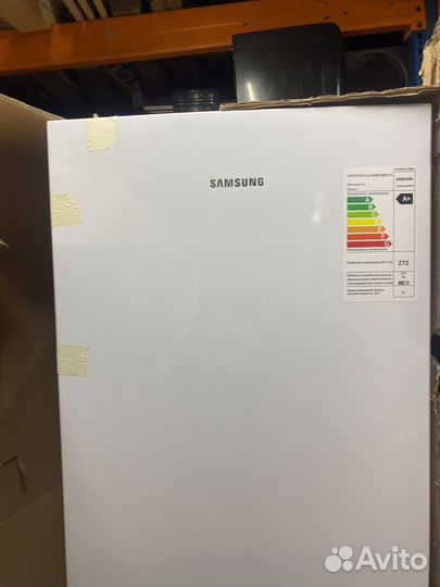 Холодильник новый Samsung RB30A30ndww