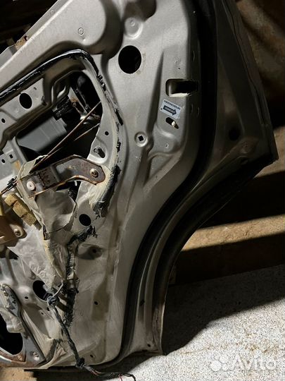 Mitsubishi pajero 3 Дверь задняя правая