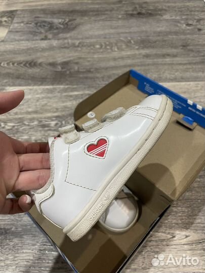 Кеды adidas для девочки