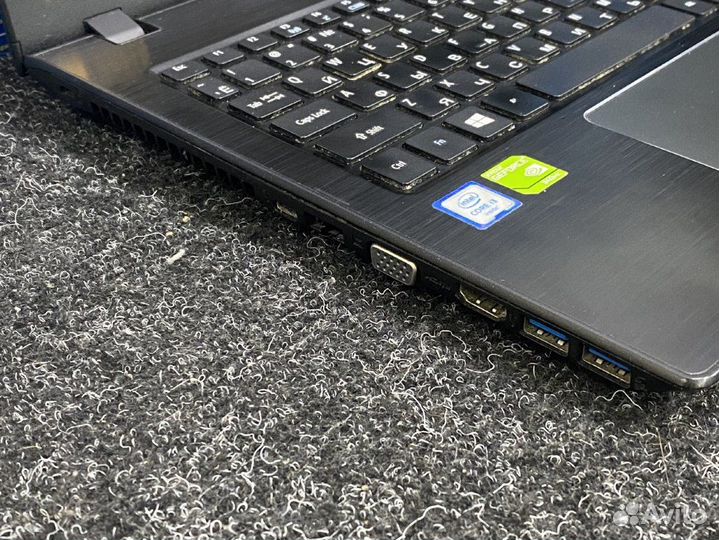 Полуигровой ноутбук Acer