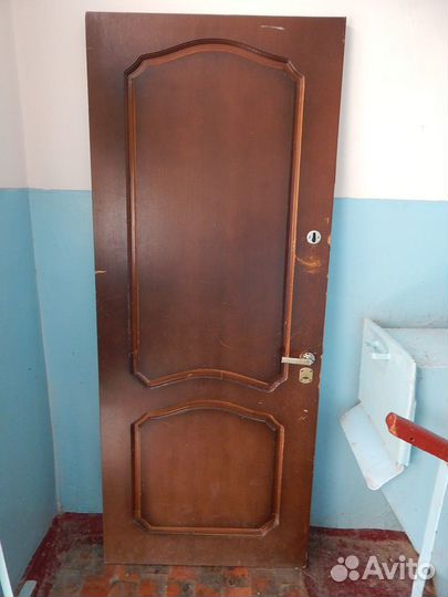 Дверь деревянная