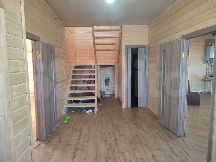 Дом 196 м² на участке 10 сот.