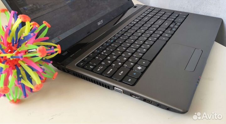 Ноутбук Acer/как новый/ssd/акум держит
