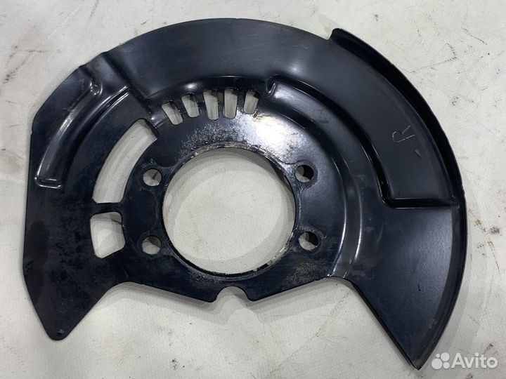 Пыльник тормозного диска перед. Nissan Murano Z52