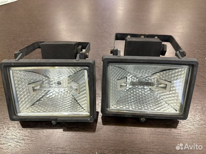 Прожектор галогенный