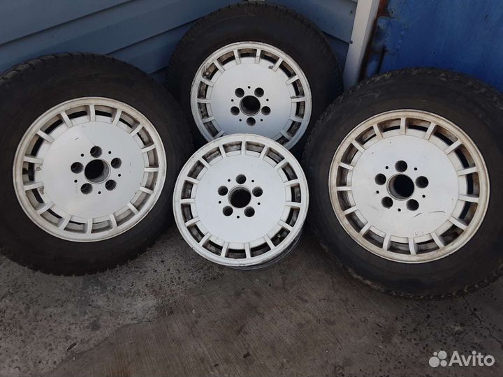 R15 Nokian Tyres Hakkapeliitta 5 205/65, PCD 5x112 DIA 66.6