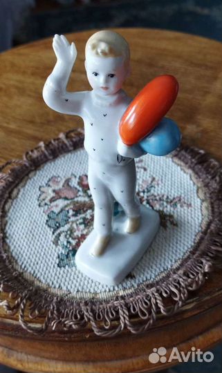 Сувениры статуэтки