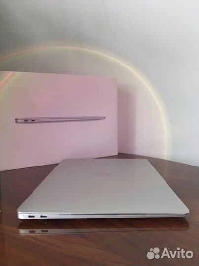 MacBook Air 13 2020 i3 8gb 256gb
