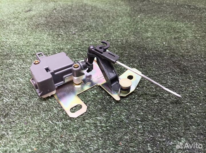 Активатор замка багажника VW Touareg 2002-2010