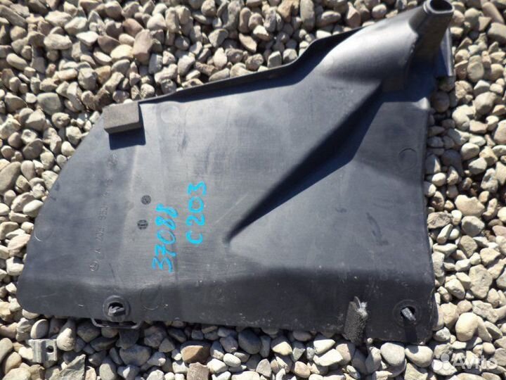 Водосток Mercedes-Benz C180 W203 271.946 M271 KE18