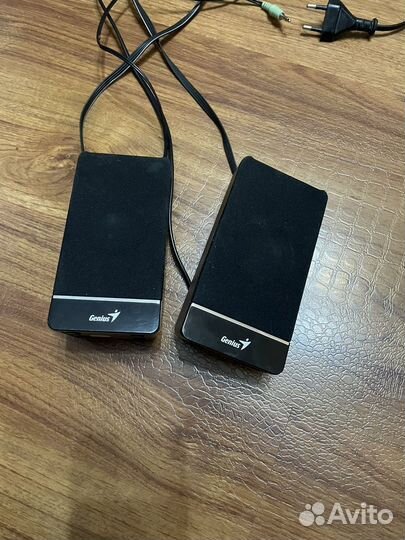 Компьютерные колонки Genius