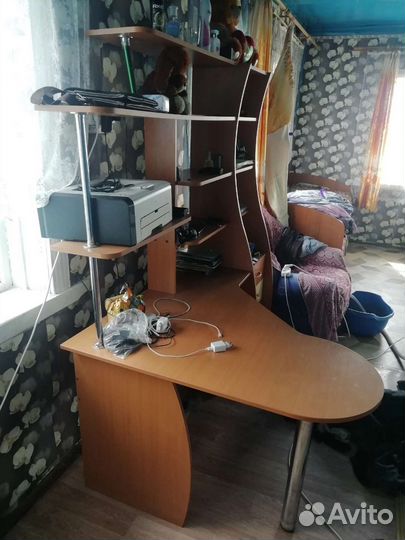 Компьютерный стол