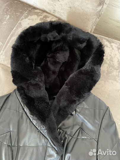 Кожаное пальто с мехом женское S