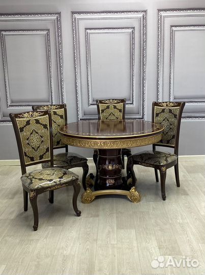 Комплект стол и стулья. В наличии