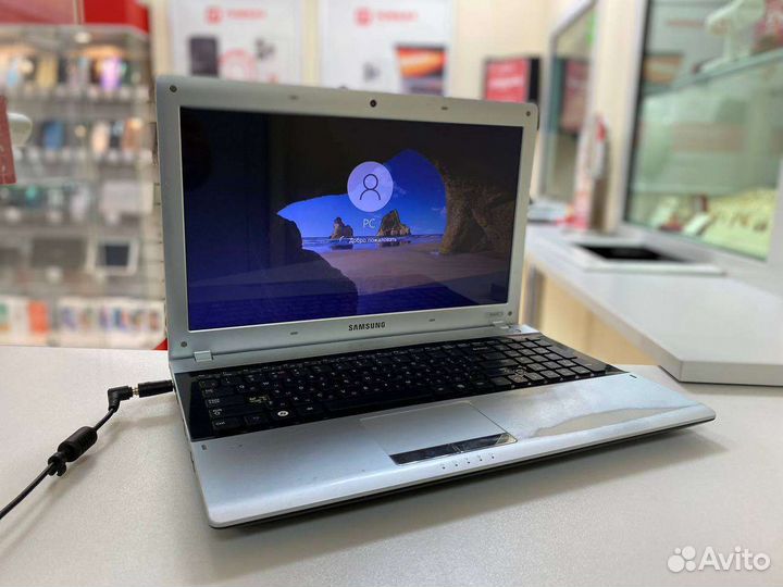 Ноутбук Samsung RV415