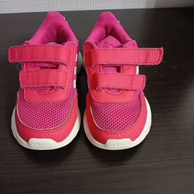 Кроссовки adidas 25р