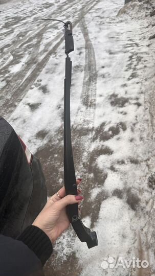 Поводок дворника левый Honda civic 4d