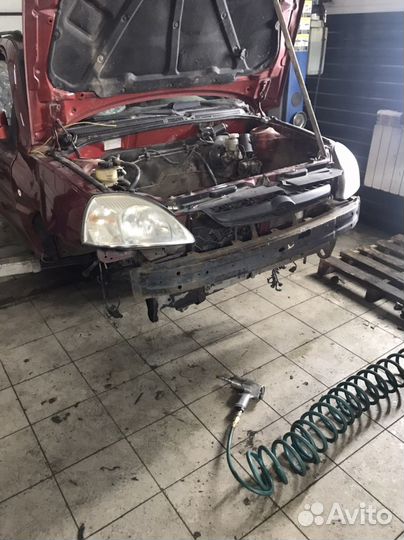 Крышка богажника KIA RIO 2005