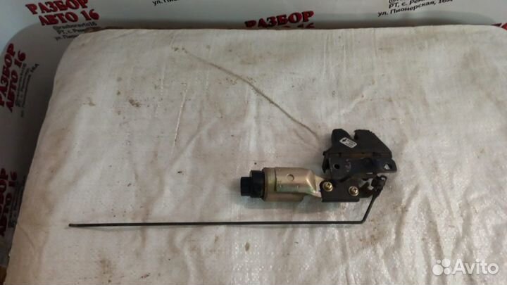 Замок багажника Hyundai Sonata 4 EF