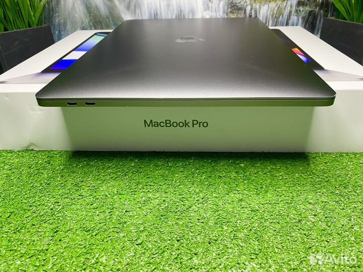 MacBook Pro 15 (2019), 512 ГБ, Core i7, 2.6 ГГц, RAM 16 ГБ, Radeon Pro 555X 4 ГБ