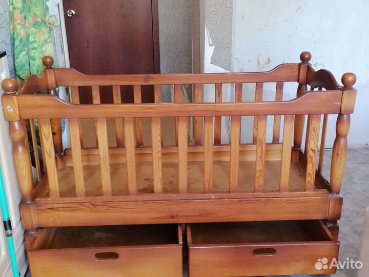 Детская кроватка