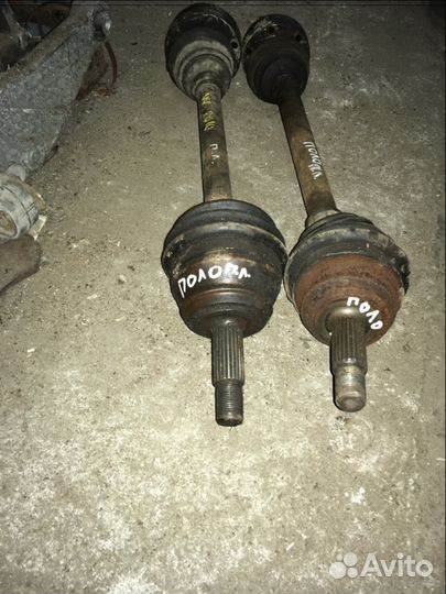 Полуось левая Volkswagen Polo Classic