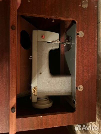 Швейная машина Подольск 142