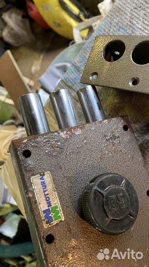 Дверной замок накладной