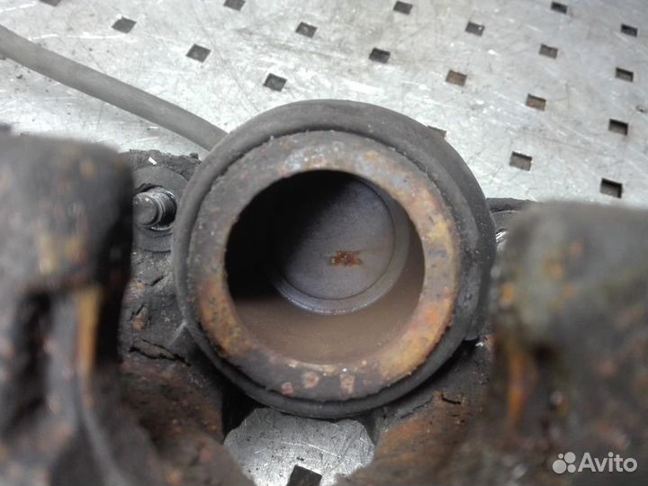 Суппорт передний левый Skoda Octavia